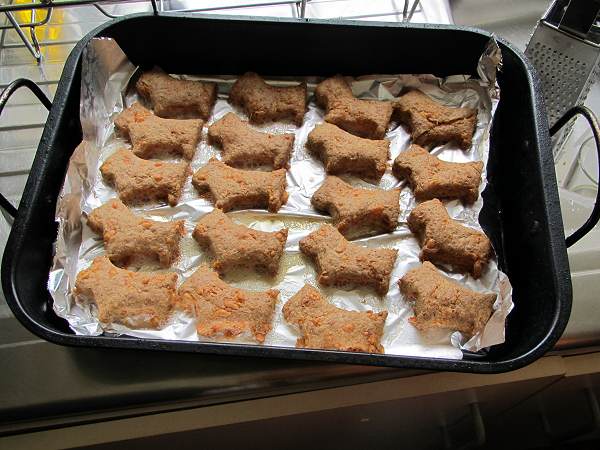 Cheese and beef dripping dog biscuits