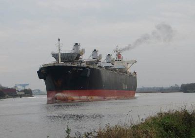 CHUETSU MARU sailing in river clyd