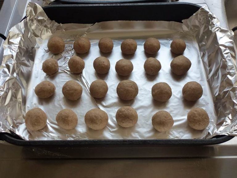 raw banana peanut butter and honey balls