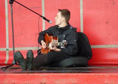 live singer at Bishopton day