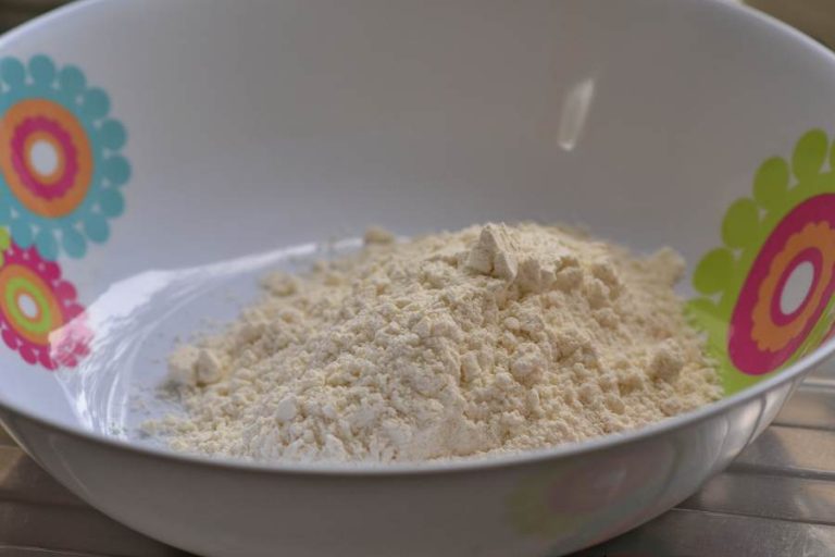 1 mug of flour