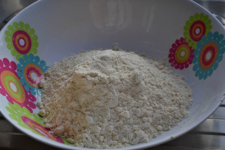 potato flour in bowl