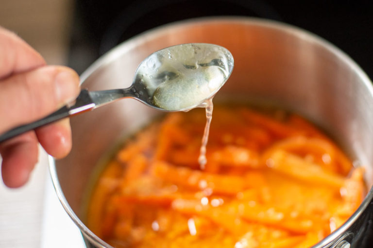 adding lemon juice to pot
