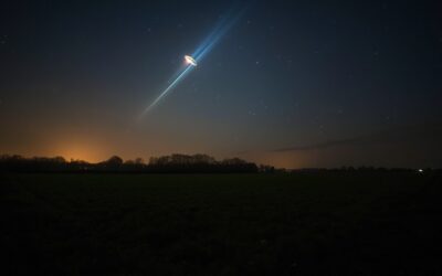 _I_had_just_got_back_from_the_pub_with_the_missus_and_was_taking_the_dog_out_for_-0 ufo